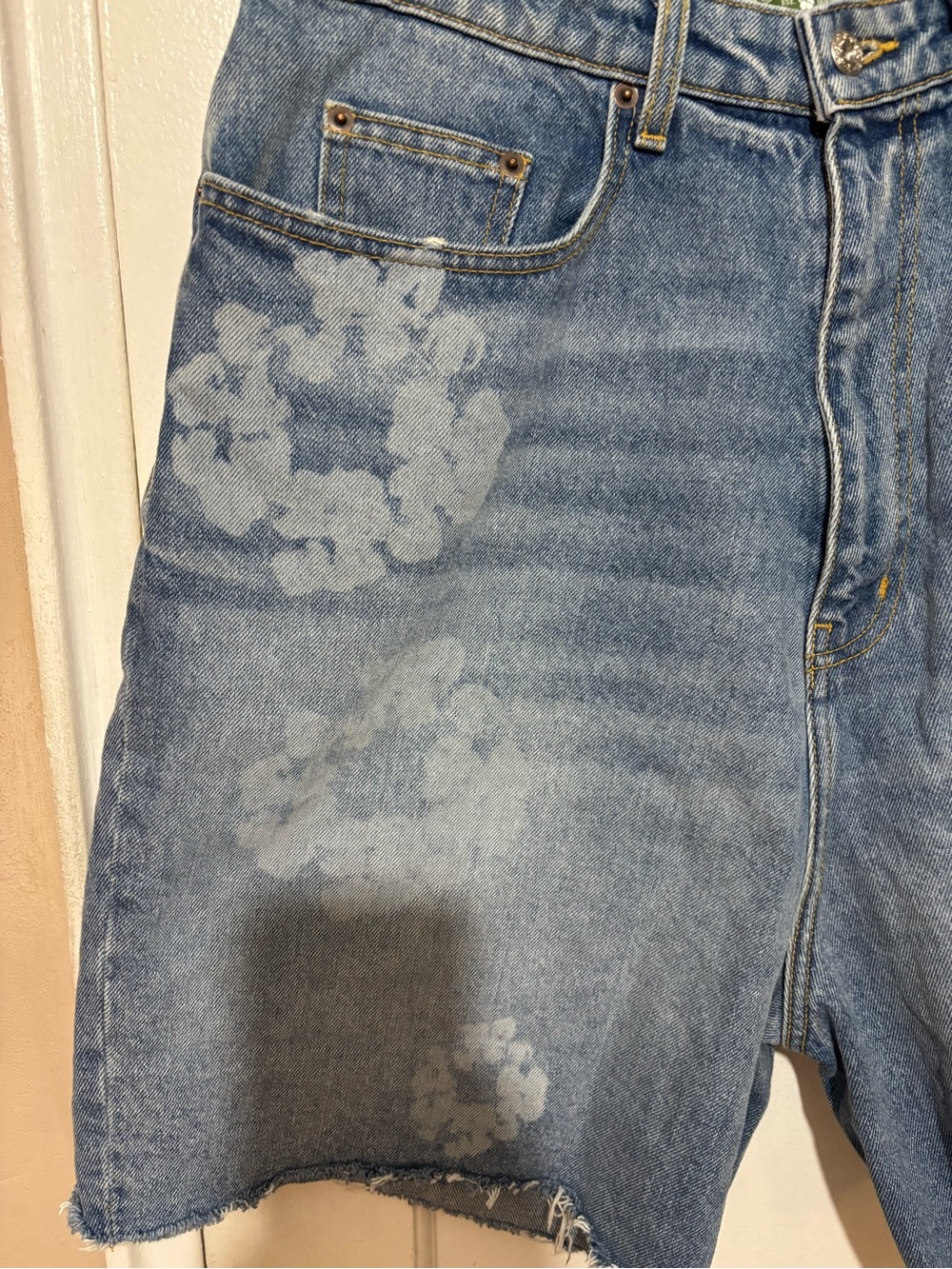 DENIM TEARS JEAN SHORTS MENS 100% AUTHENTIC. - Picture 4 of 16
